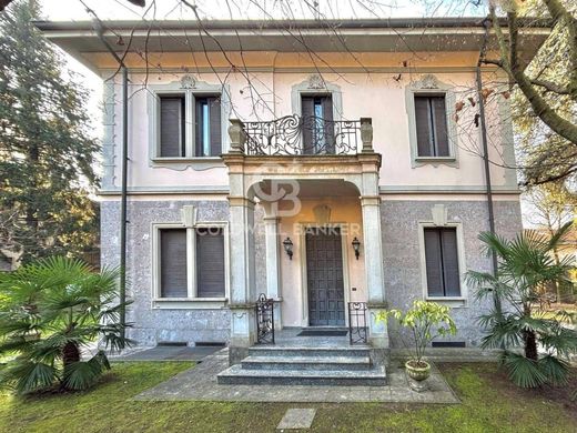 Luxury House for sale in Monza, 2 950 000 €, Photo 2