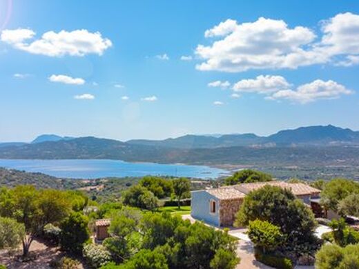 Maison de luxe à vendre à Olbia, 1 850 000 €, Photo 1