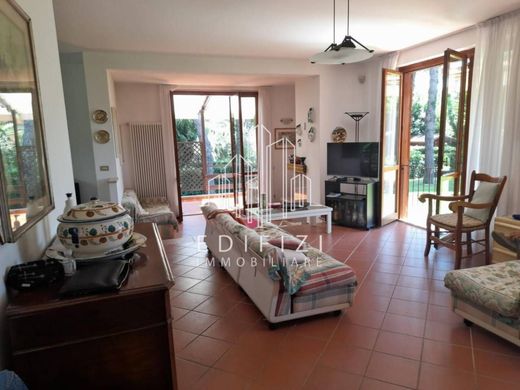 Luxury House for sale in Massa, 1 700 000 €, Photo 7