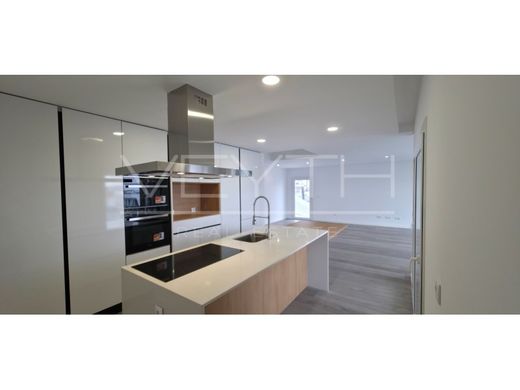 Luxury House for sale in Seixal, 745 000 €, Photo 2