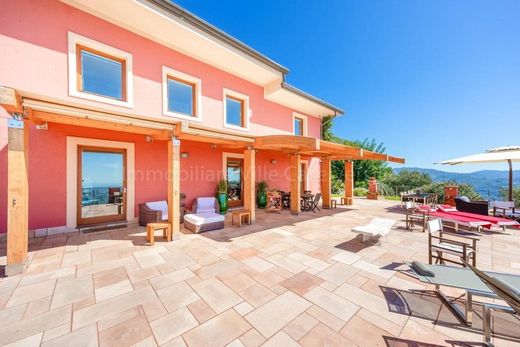 Luxury House for sale in Massarosa, 2 200 000 €, Photo 1