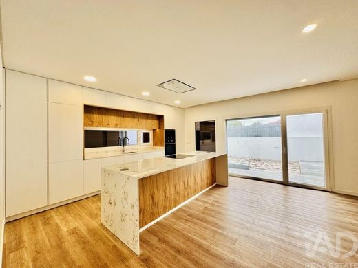 Luxury House for sale in Seixal, 550 000 €, Photo 2