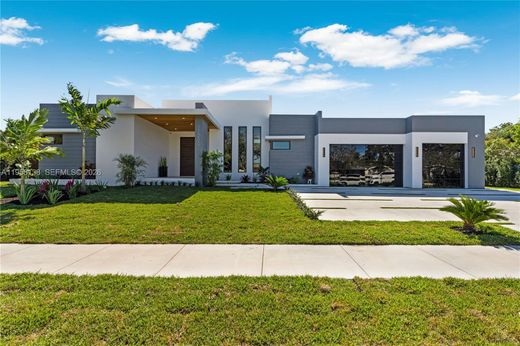 Luxury House for sale in Miami, 2 392 861 €, Photo 1