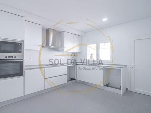 Luxury House for sale in Seixal, 585 000 €, Photo 2