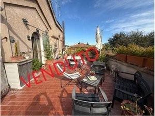 Luxury Apartment for sale in Rome, 990 000 €, Photo 1