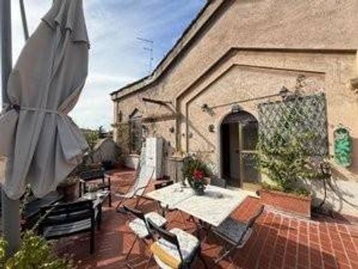 Luxury Apartment for sale in Rome, 990 000 €, Photo 2