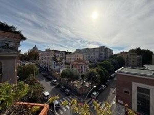 Luxury Apartment for sale in Rome, 990 000 €, Photo 4