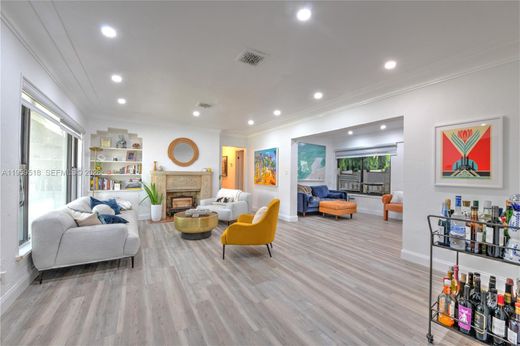 Luxury House for sale in Hollywood, 677 662 €, Photo 1