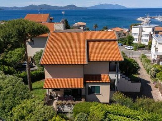 Luxury House for sale in Piombino, 1 150 000 €, Photo 1