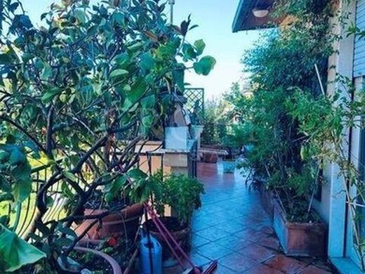 Luxury Apartment for sale in Rome, 930 000 €, Photo 3