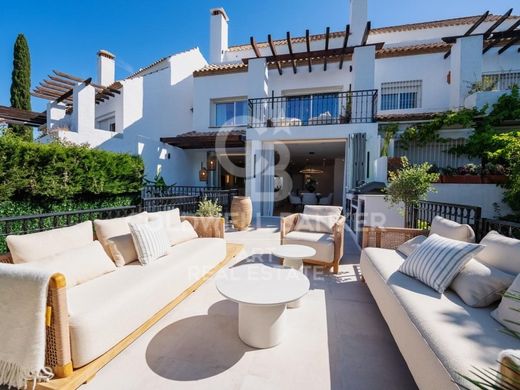 Luxury House for sale in Marbella, 2 495 000 €, Photo 2