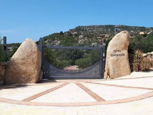 Maison de luxe à vendre à Olbia, 790 000 €, Photo 1