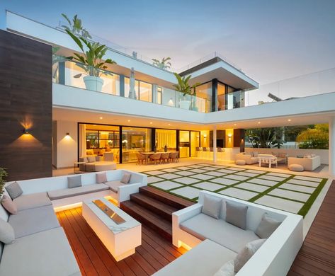 Luxury House for sale in Marbella, 4 950 000 €, Photo 1