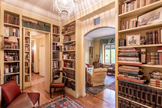 Luxury Apartment for sale in Rome, 590 000 €, Photo 1