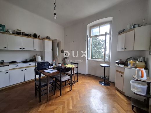 Luxury Apartment for sale in Rovinj, 437 000 €, Photo 6