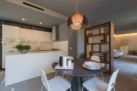 Luxury Apartment for sale in Alassio, 850 000 €, Photo 1