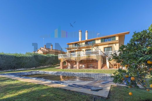 Luxury House for sale in Badajoz, 600 000 €, Photo 1