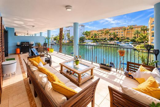 Luxury Apartment for sale in San Roque, 680 000 €, Photo 1