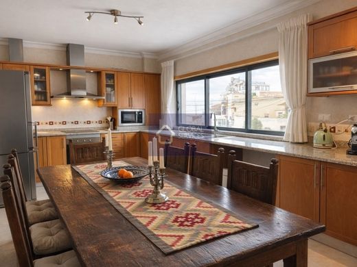 Luxury House for sale in Portimão, 575 000 €, Photo 7