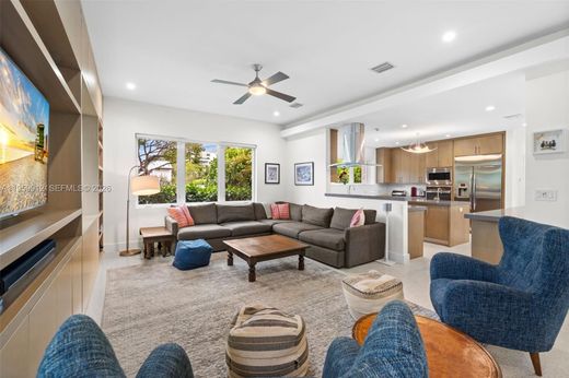 Luxury House for sale in Miami Beach, 2 834 329 €, Photo 1