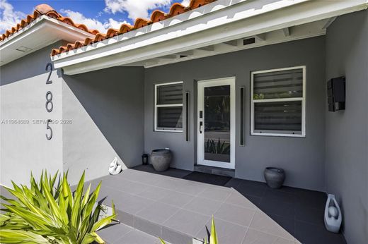 Luxury House for sale in Miami, 841 710 €, Photo 3