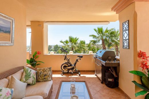 Luxury Apartment for sale in Nueva Andalucia, 845 000 €, Photo 4