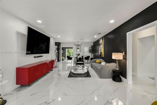 Luxury House for sale in Miami, 841 710 €, Photo 5