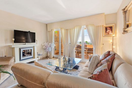 Luxury Apartment for sale in Nueva Andalucia, 845 000 €, Photo 5