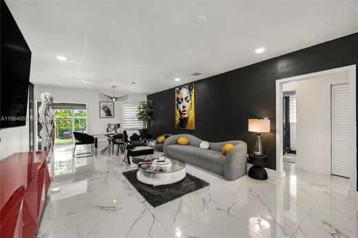 Luxury House for sale in Miami, 841 710 €, Photo 7