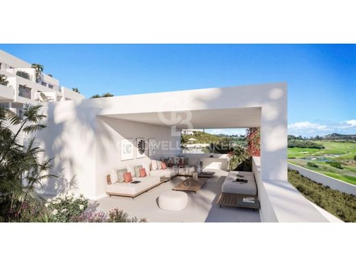 Luxury Apartment for sale in Alcaidesa, 666 000 €, Photo 1