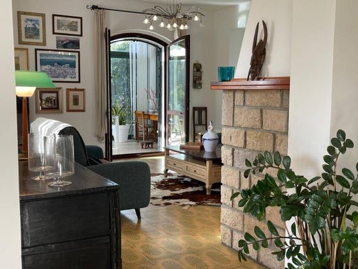 Luxury House for sale in Quartu Sant Elena, 615 000 €, Photo 1