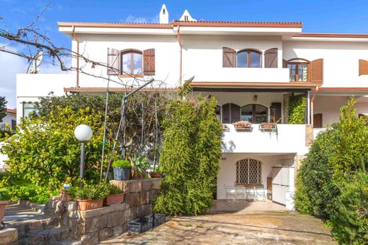 Maison de luxe à vendre à Quartu Sant Elena, 615 000 €, Photo 2