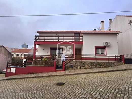 Luxury House for sale in Aldeia de Santo António, 425 000 €, Photo 1