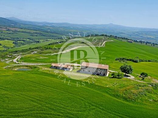 Luxury Apartment for sale in Pienza, 2 400 000 €, Photo 1