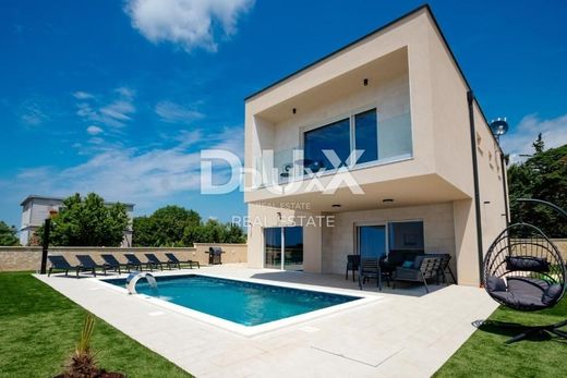 Luxury House for sale in Ližnjan, 850 000 €, Photo 1