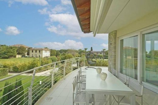 Luxury Apartment for sale in Sirmione, 830 000 €, Photo 1