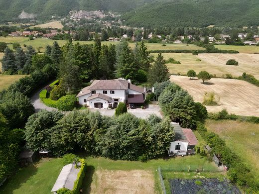 Luxury House for sale in Rocca Di Botte, 490 000 €, Photo 1