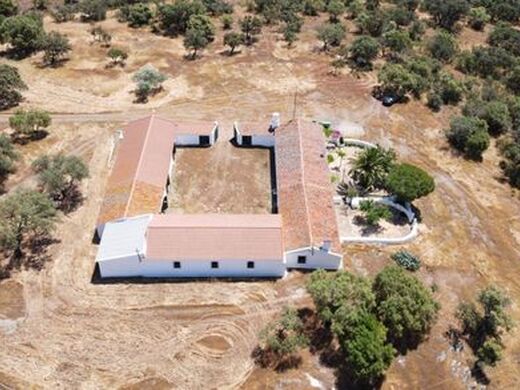 Luxury House for sale in Villanueva de Los Castillejos, 1 150 000 €, Photo 1
