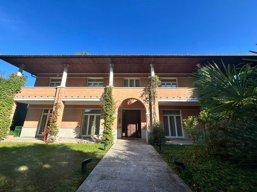 Luxury House for sale in Como, 3 550 000 €, Photo 1