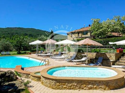 Luxury House for sale in Pomarance, 1 250 000 €, Photo 1