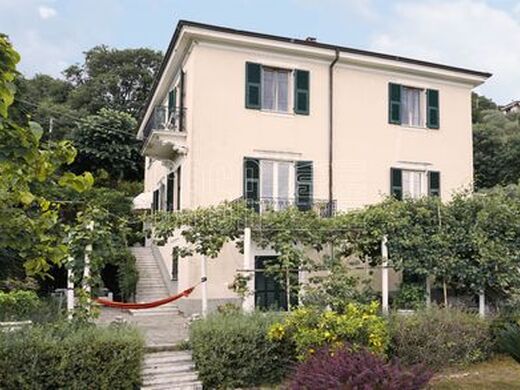 Luxury House for sale in La Spezia, 920 000 €, Photo 1