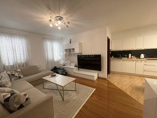 Luxury Apartment for sale in Rovinj, 1 529 000 €, Photo 1