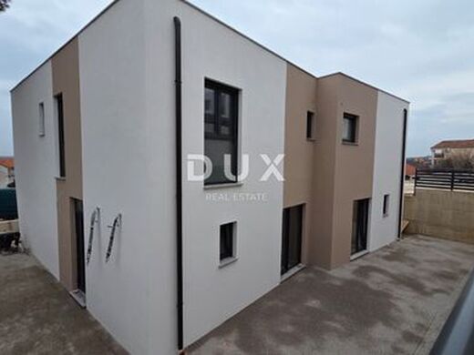 Maison de luxe à vendre à Crikvenica, 499 000 €, Photo 3