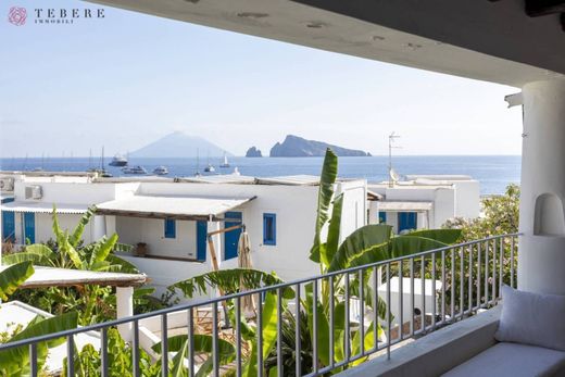 Maison de luxe à vendre à Lipari, 1 330 000 €, Photo 1