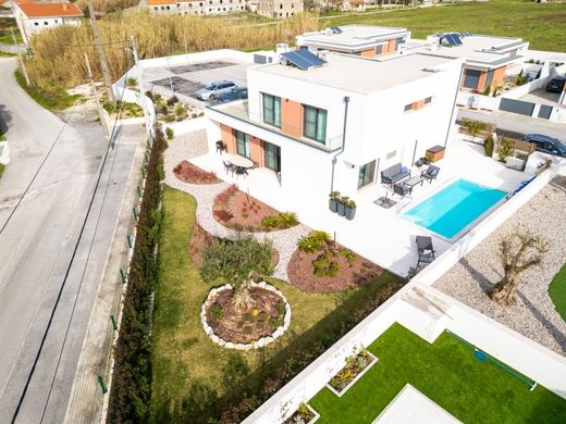 Luxury House for sale in Alcobaça, 560 000 €, Photo 2