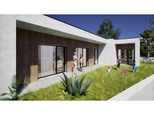 Luxury House for sale in Viseu, 460 000 €, Photo 1