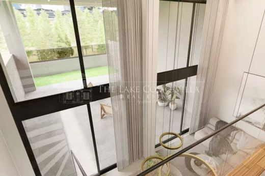 Luxury Apartment for sale in Menaggio, 810 000 €, Photo 1