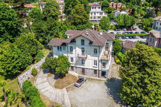 Luxury House for sale in Como, 5 200 000 €, Photo 1