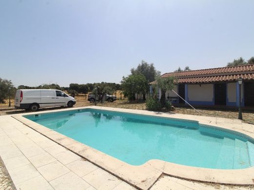 Maison de luxe à vendre à Mora, 750 000 €, Photo 1