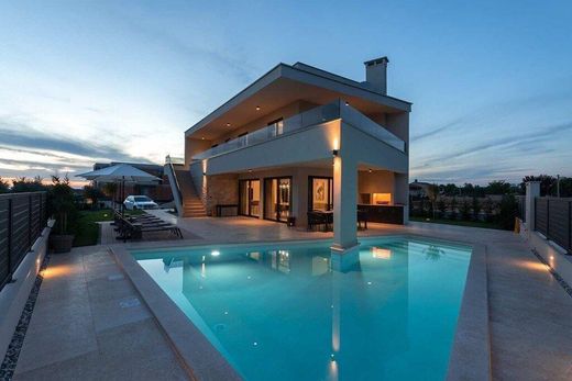 Maison de luxe à vendre à Porec, 1 250 000 €, Photo 2